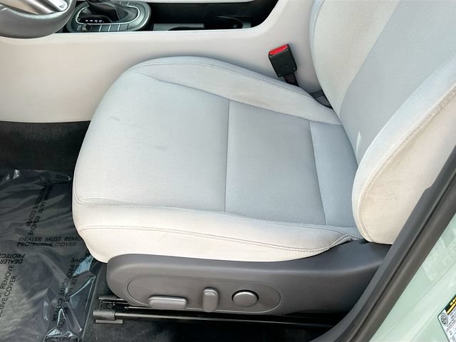 Used 2025 Hyundai Kona SEL FWD image 18