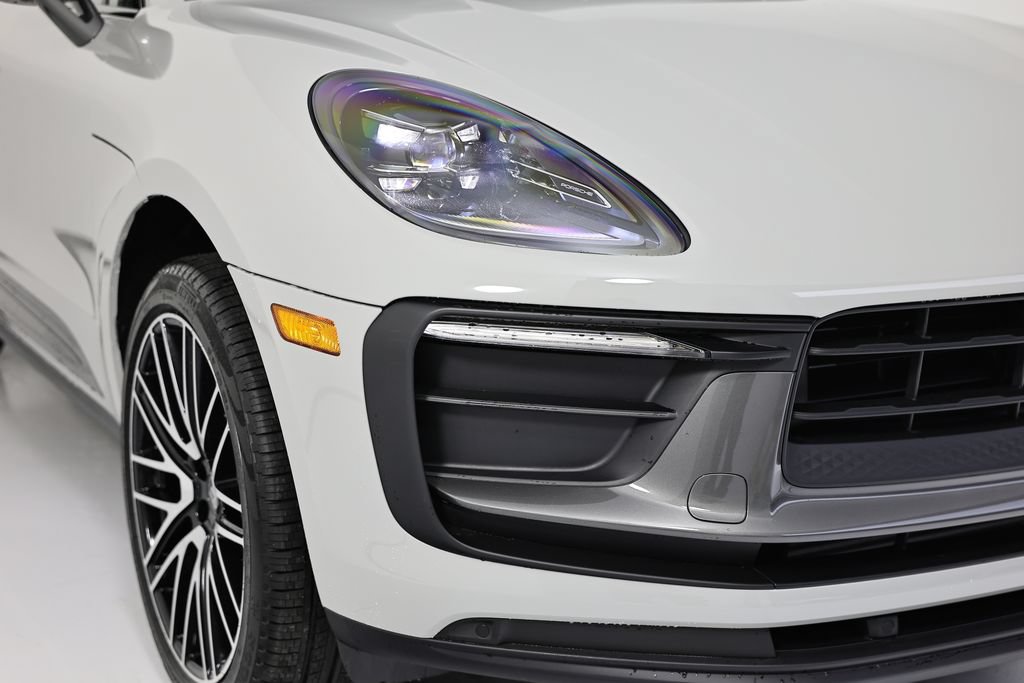 New 2026 Porsche Macan Turbo AWD/4WD image 17