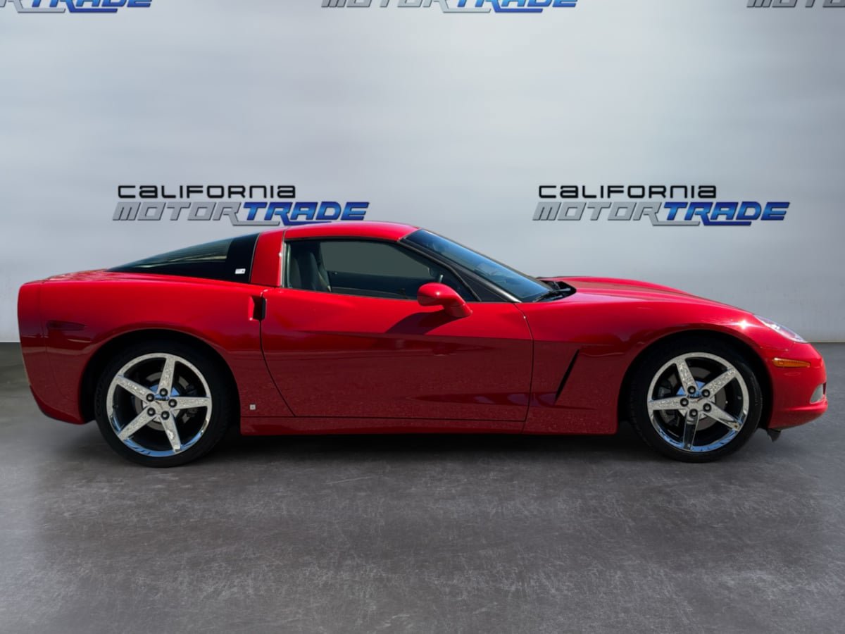 Used 2007 Chevrolet Corvette Coupe w/ Preferred Equipment Group RWD image 4