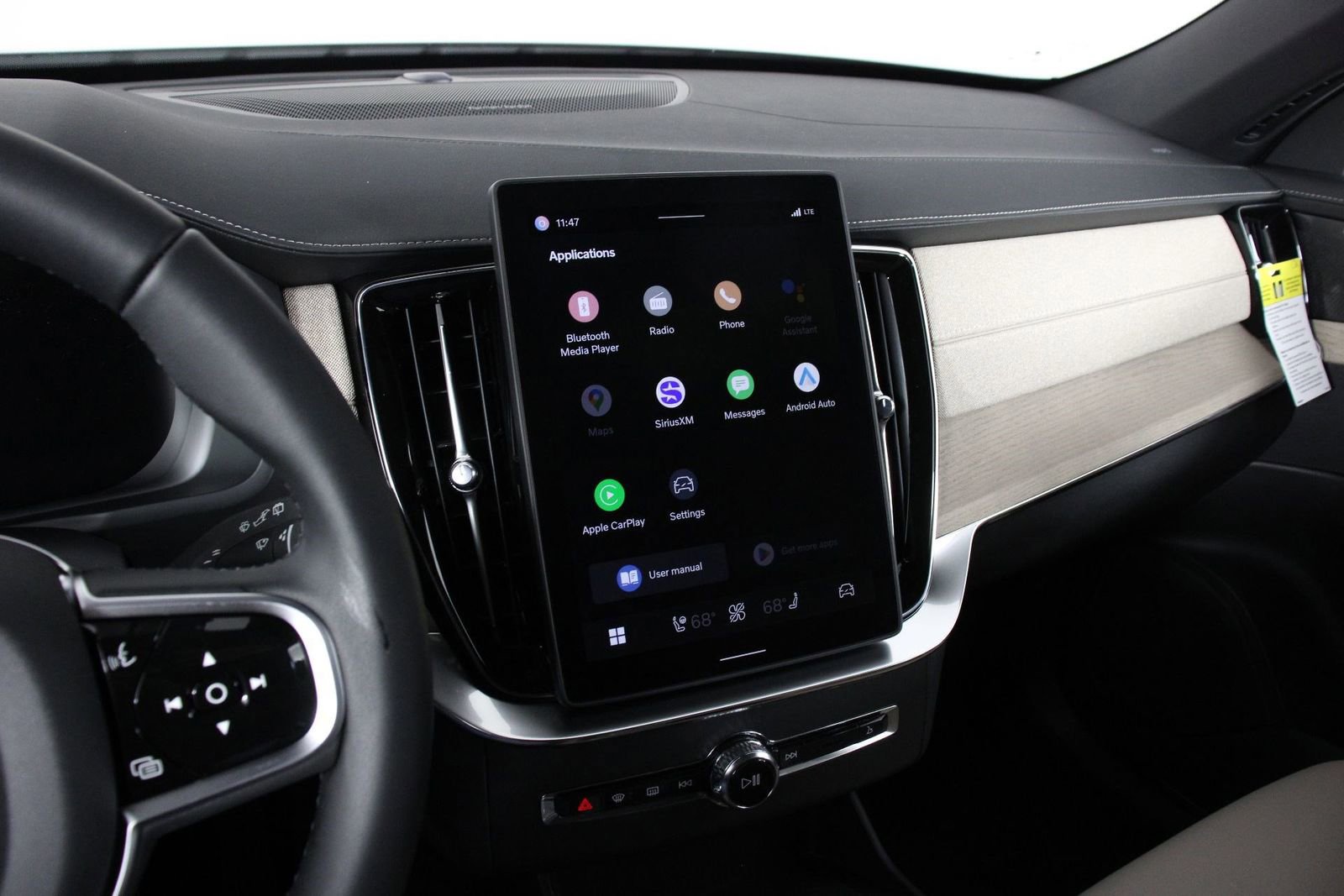 New 2026 Volvo XC90 B5 Plus w/ Protection Package image 6