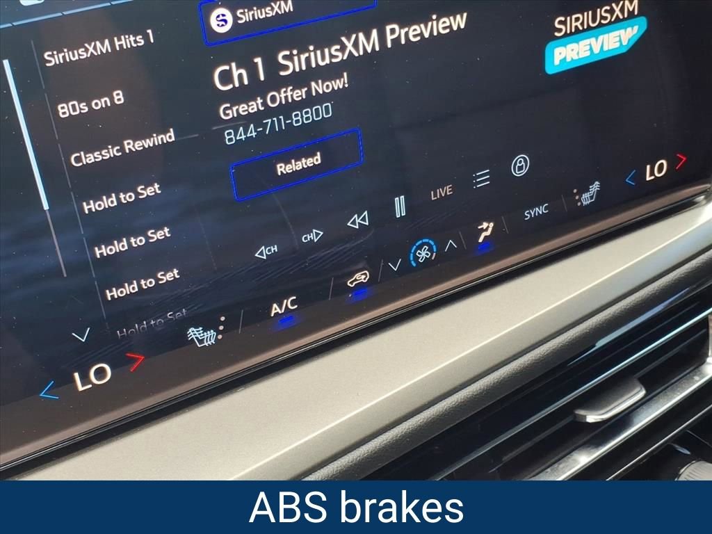 New 2026 Chevrolet Traverse LT w/ Sun and Wheel Package FWD image 4