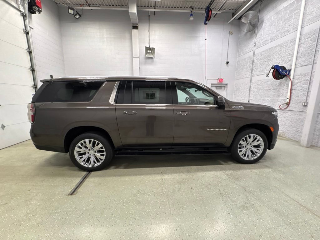Used 2021 Chevrolet Suburban High Country w/ Premium Package AWD/4WD image 3