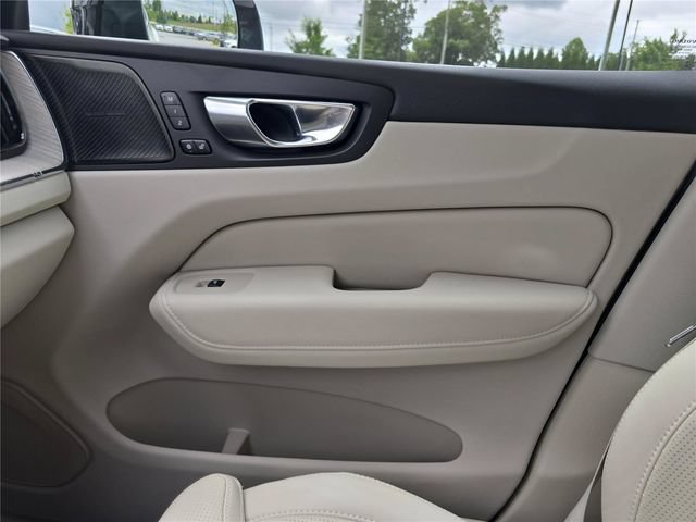 Used 2023 Volvo XC60 T8 Ultimate AWD/4WD image 24