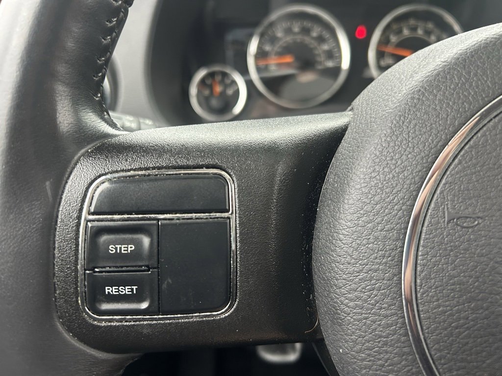 Used 2014 Jeep Compass Latitude image 17