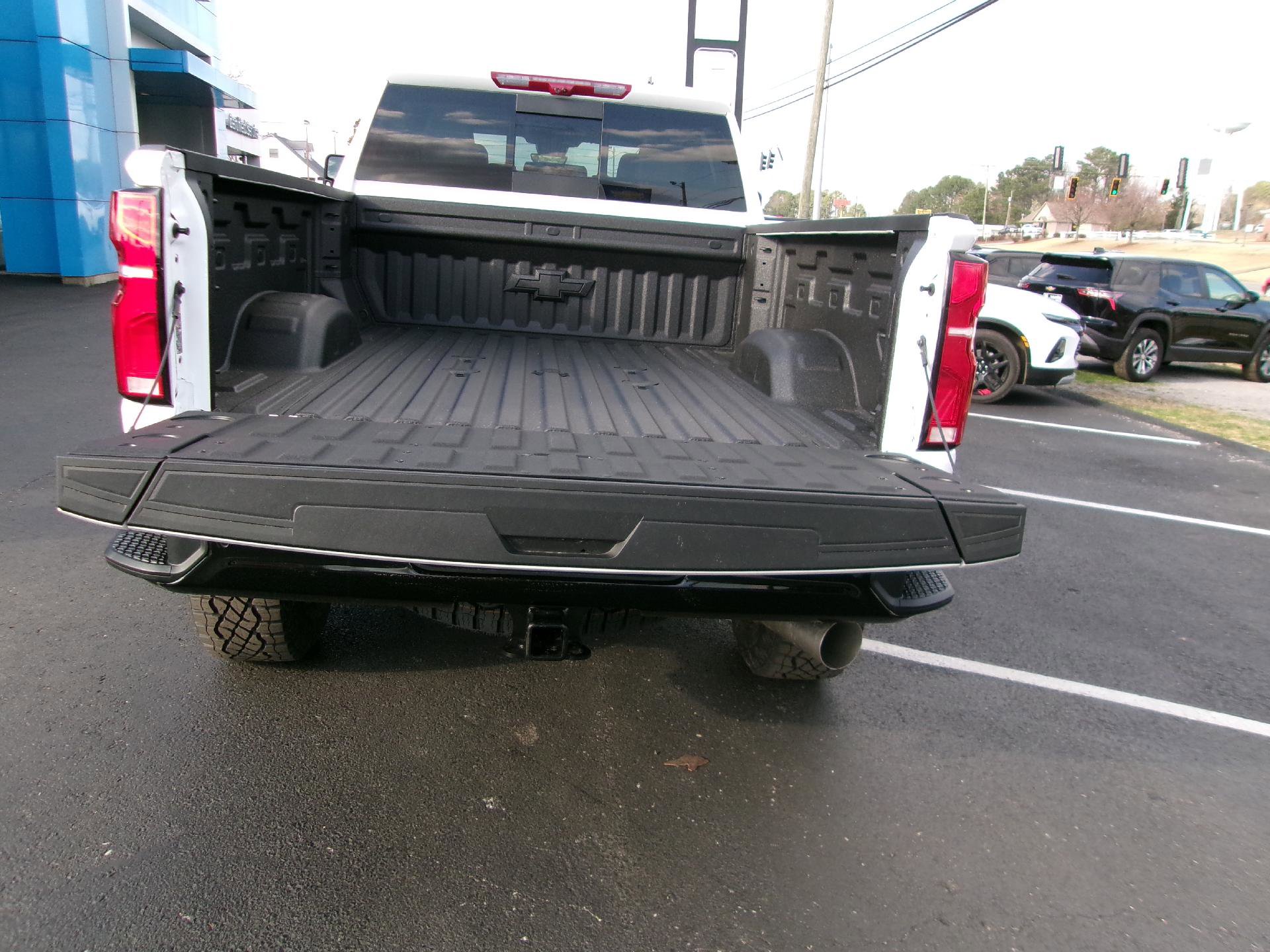 New 2026 Chevrolet Silverado 2500 ZR2 AWD/4WD image 5