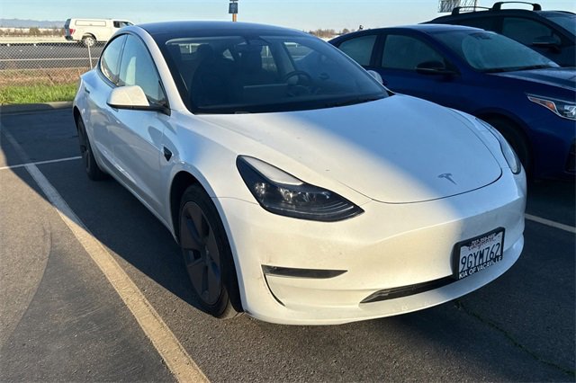 Used 2023 Tesla Model 3 Standard Range image 2