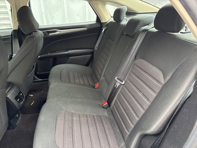 Used 2020 Ford Fusion SE image 5