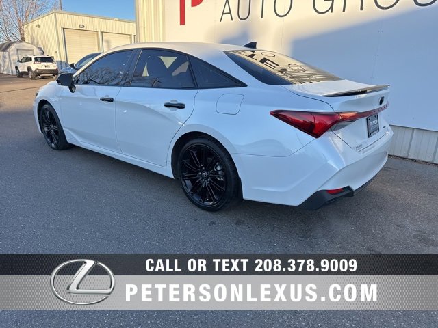 Used 2022 Toyota Avalon XSE image 5