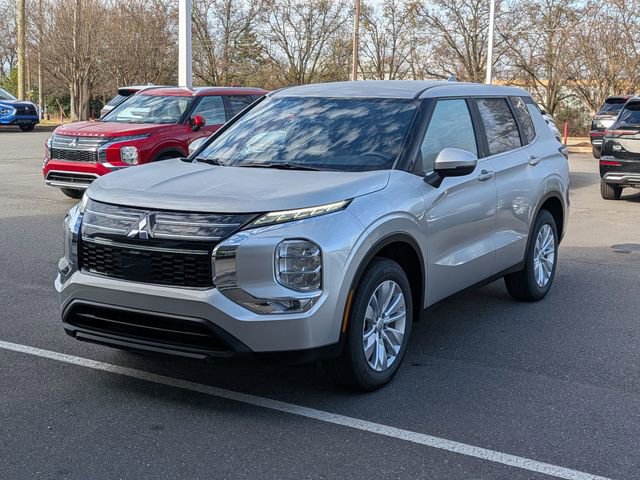 New 2026 Mitsubishi Outlander ES image 7