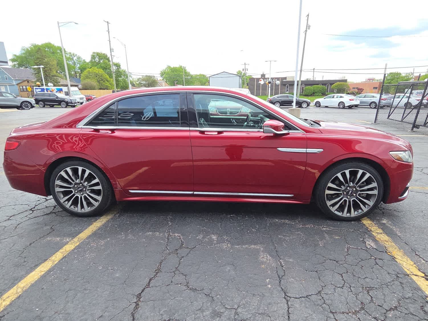 Used 2017 Lincoln Continental Select FWD image 4