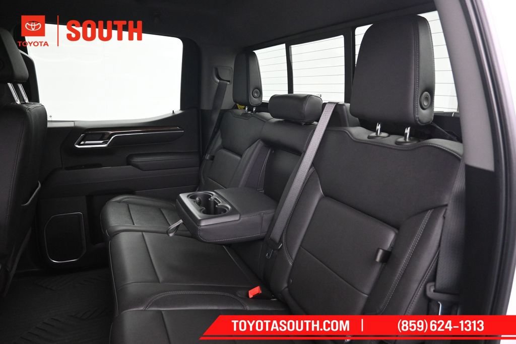 Used 2025 Chevrolet Silverado 1500 LT Trail Boss w/ Convenience Package II AWD/4WD image 25