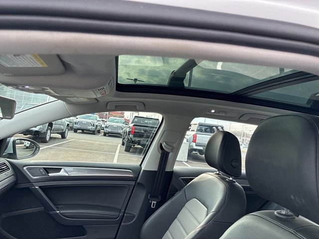 Used 2017 Volkswagen Golf Alltrack SEL image 25