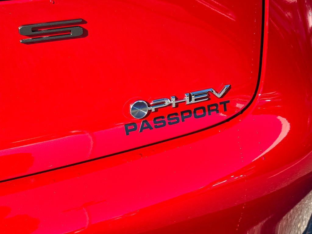 New 2026 Toyota Prius Plug-In Hybrid SE image 7