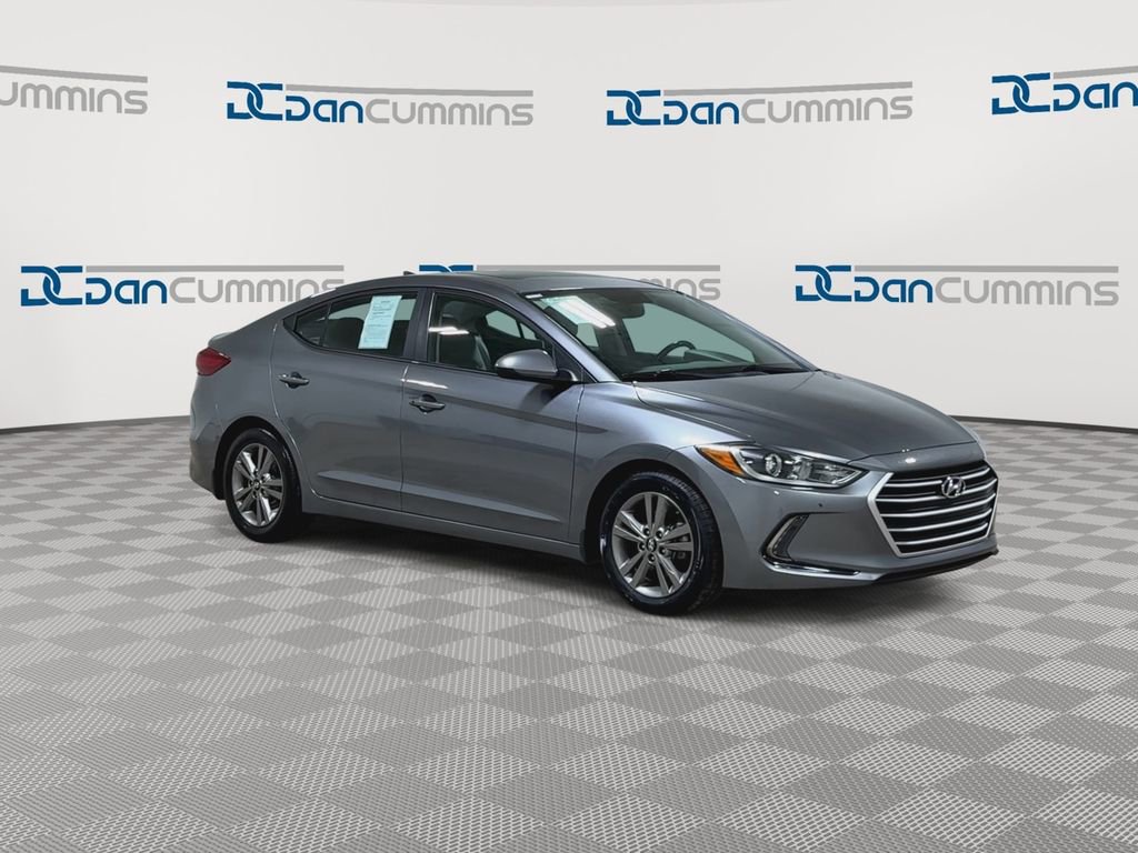 Used 2018 Hyundai Elantra Value Edition w/ Winter Weather Package image 2