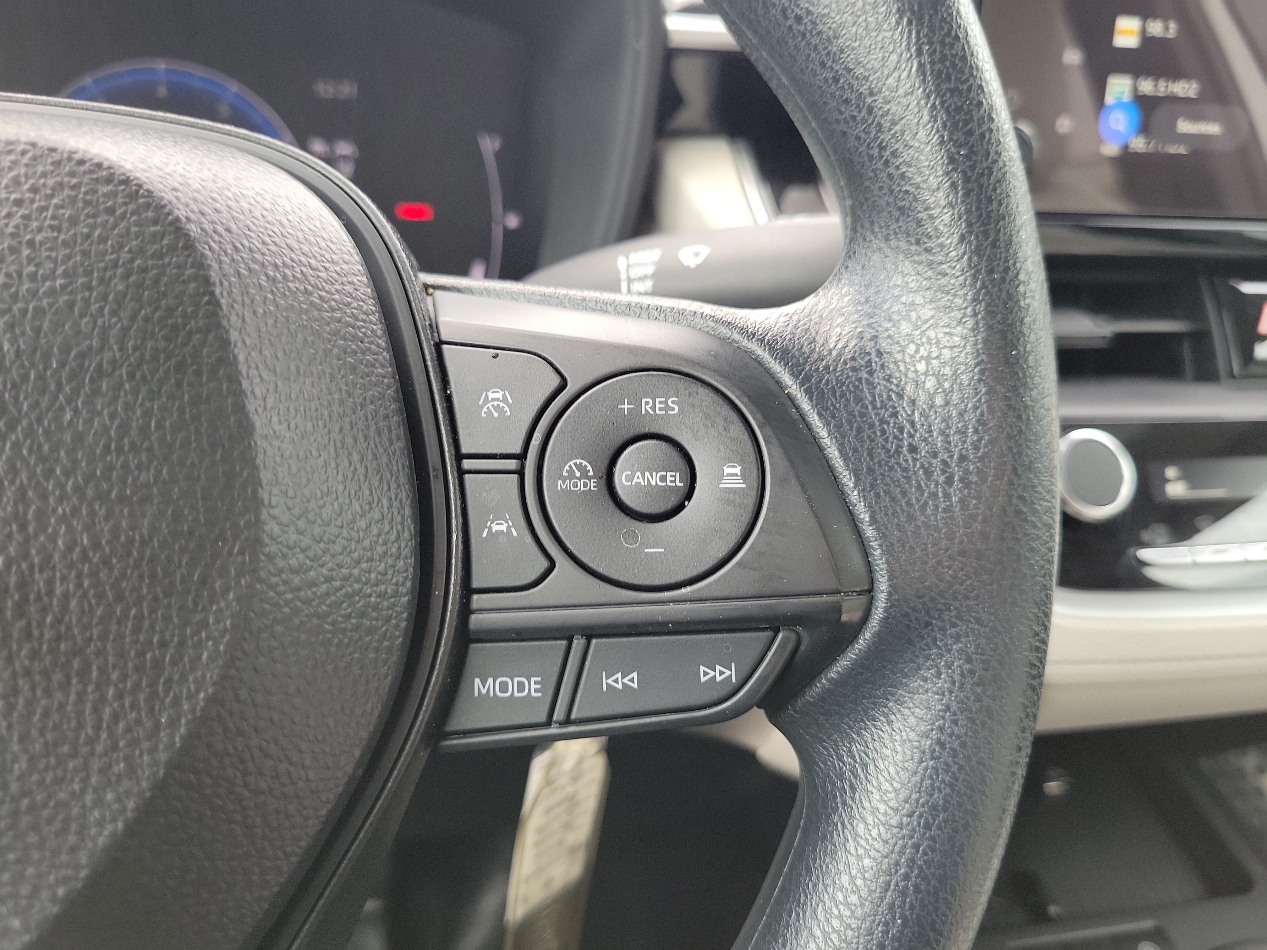 Used 2026 Toyota Corolla Cross L FWD image 18