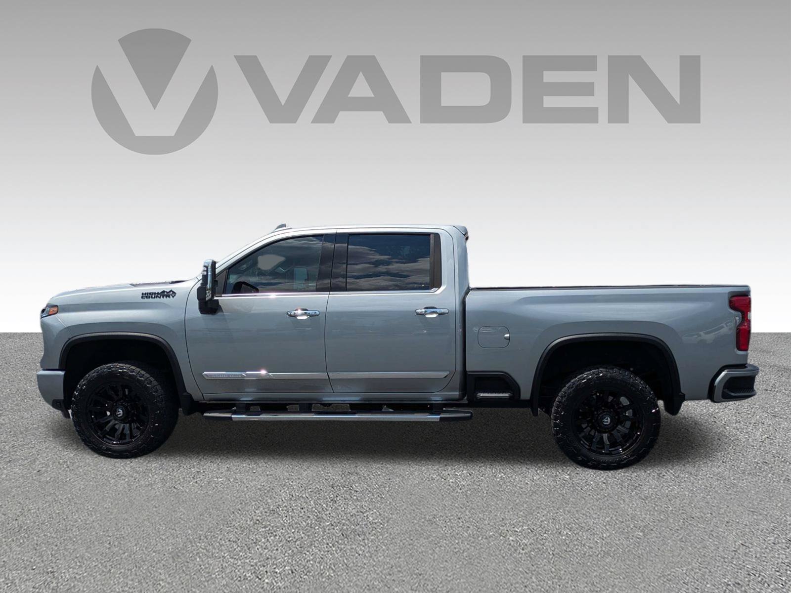 Certified 2024 Chevrolet Silverado 3500 High Country w/ High Country Premium Package AWD/4WD image 28