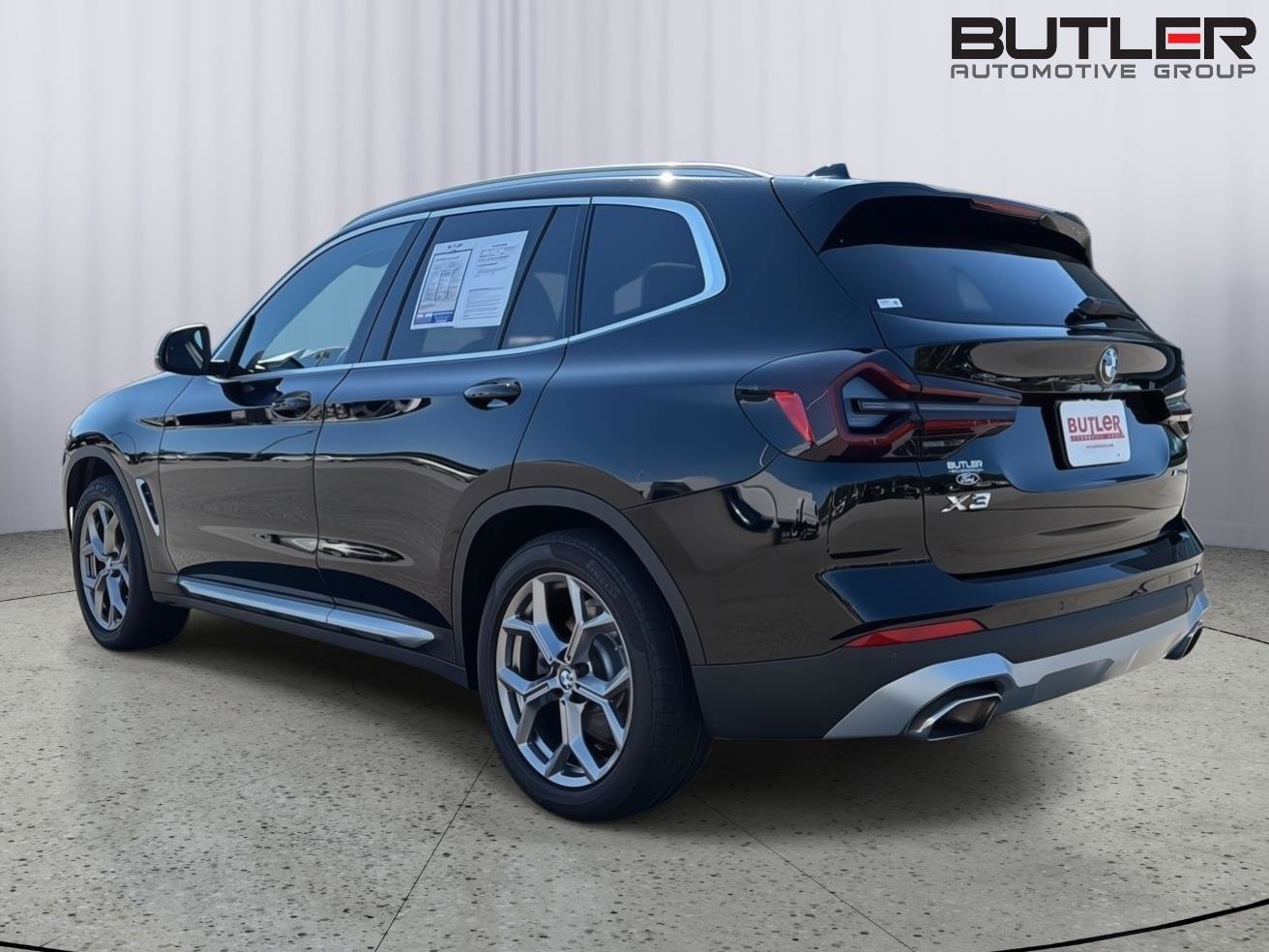 Used 2022 BMW X3 xDrive30i w/ Premium Package 2 (ZPA) AWD/4WD image 4