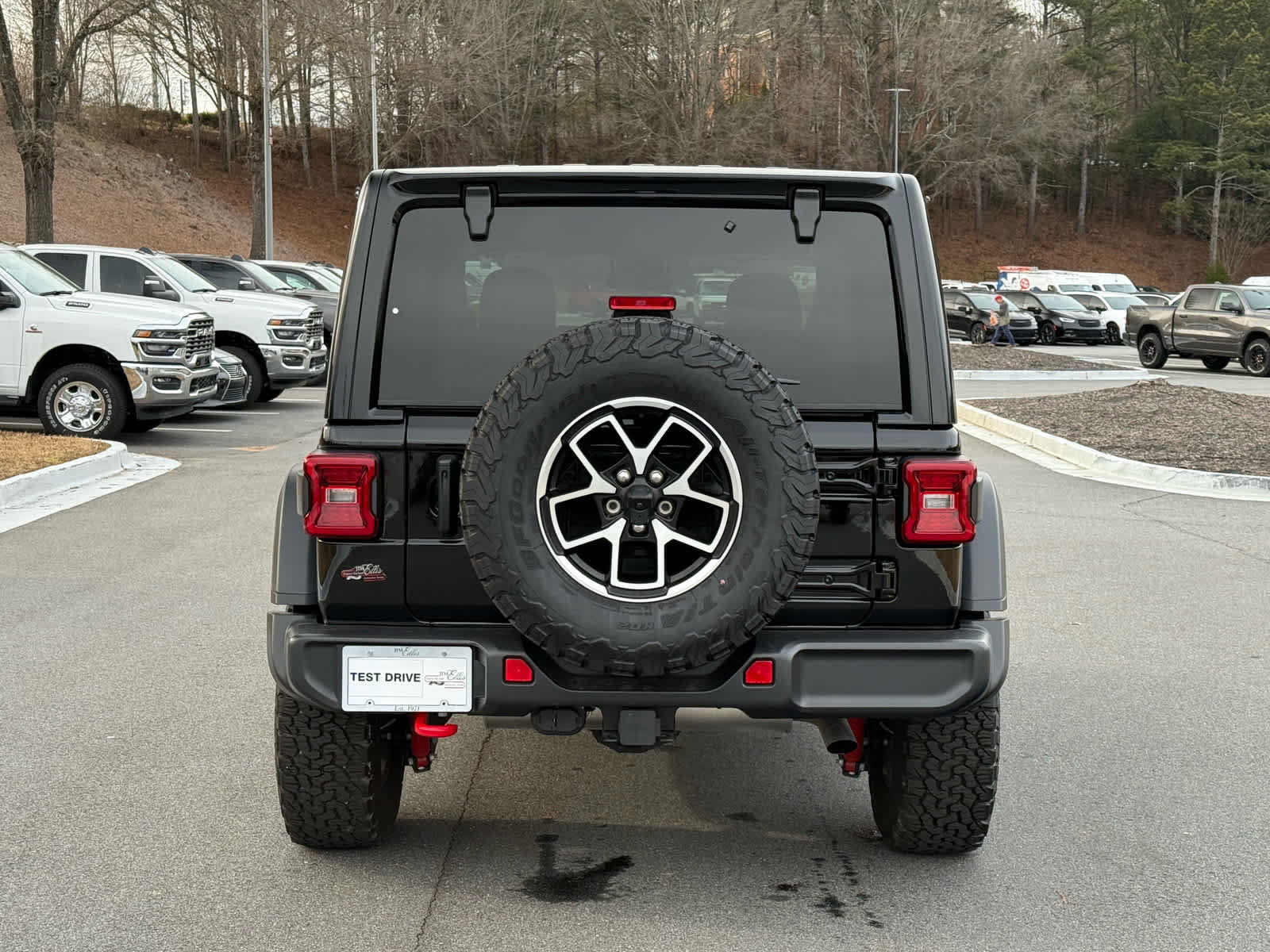 Used 2025 Jeep Wrangler Rubicon w/ Convenience Group image 4