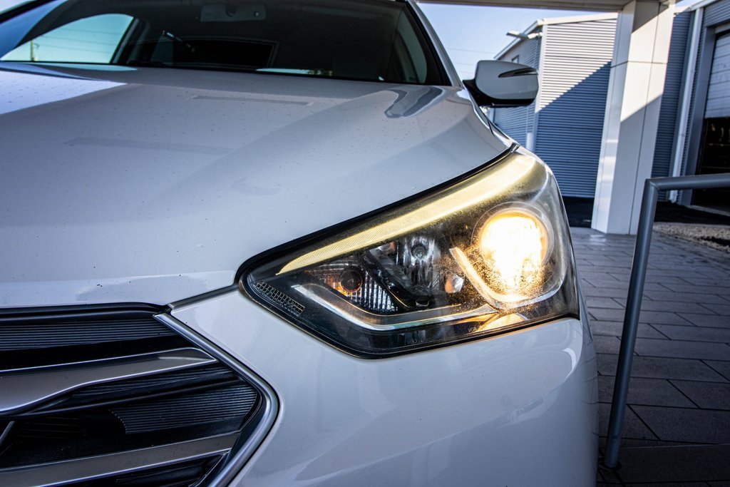 Used 2018 Hyundai Santa Fe Sport image 9