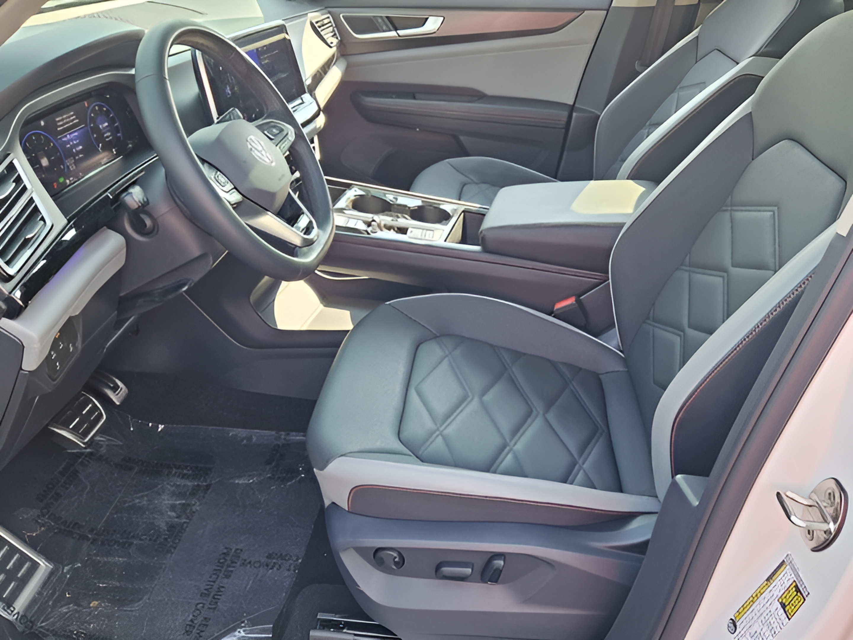 Used 2024 Volkswagen Atlas Peak Edition SE AWD/4WD image 13