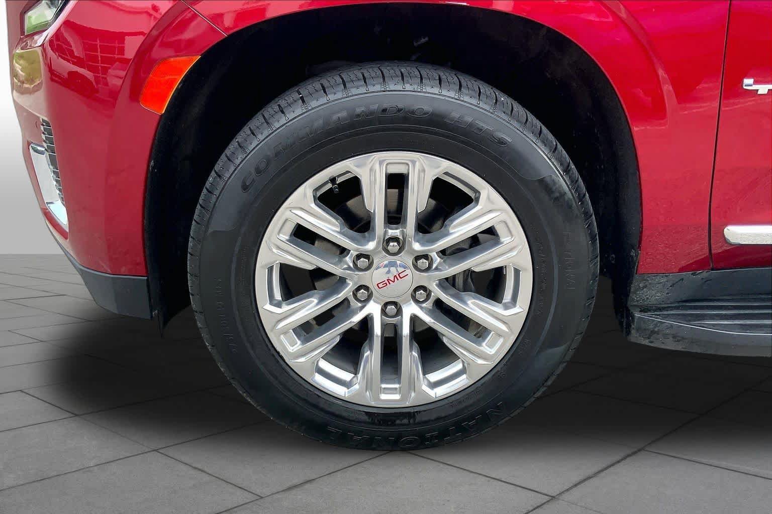 Used 2021 GMC Yukon XL SLT AWD/4WD image 10