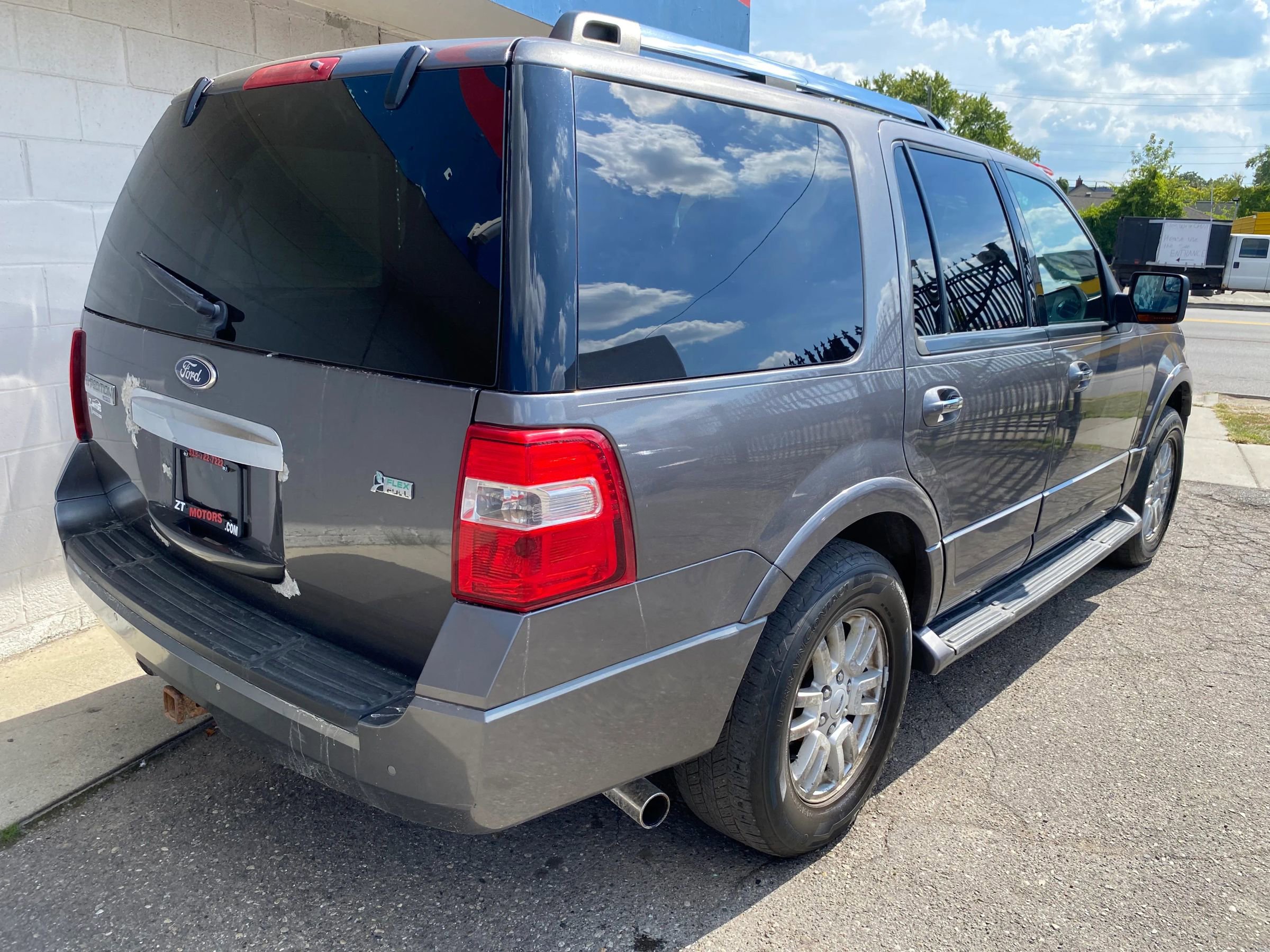 Used 2013 Ford Expedition Limited image 8