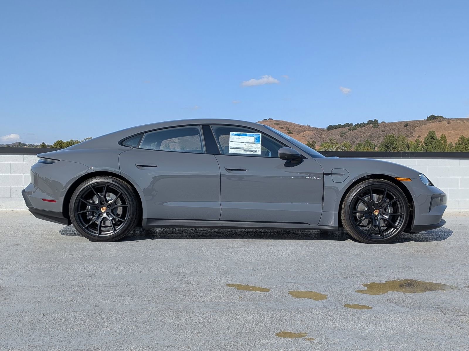 Used 2026 Porsche Taycan image 8