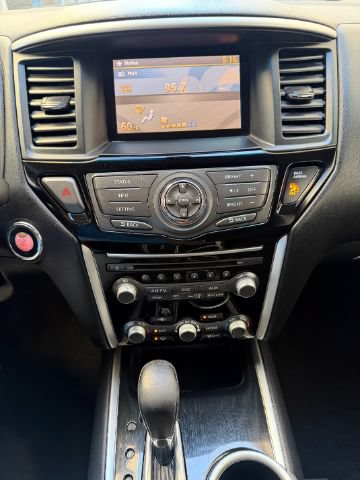 Used 2016 Nissan Pathfinder SV FWD image 21