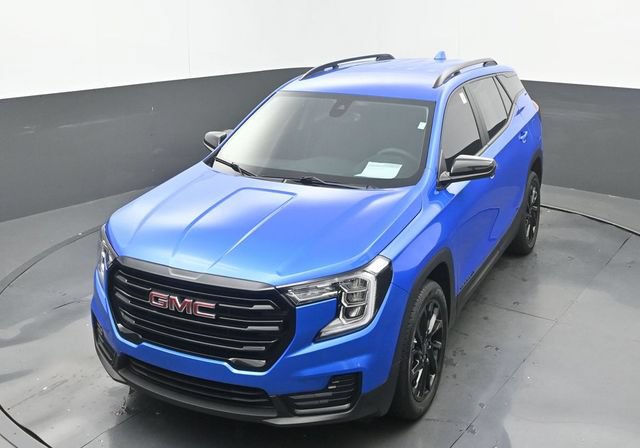 Used 2024 GMC Terrain SLE w/ Driver Convenience Package FWD image 32