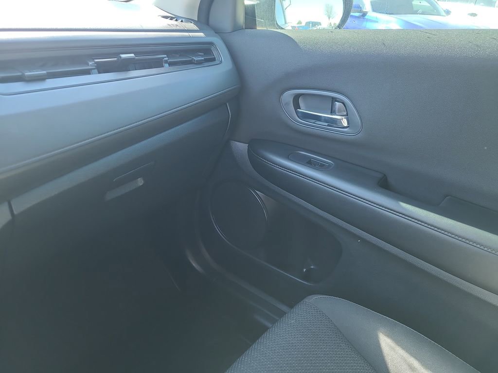 Used 2017 Honda HR-V LX image 19