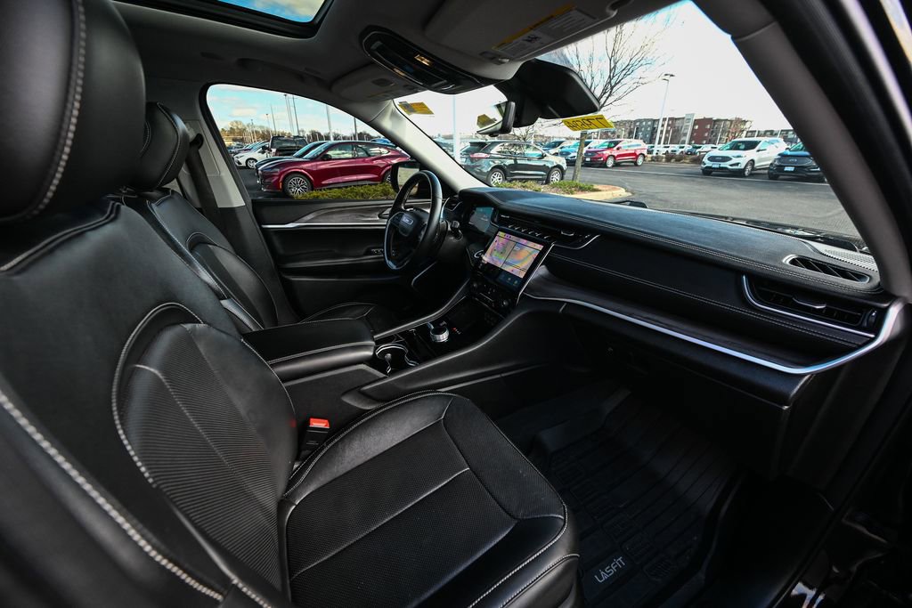 Used 2022 Jeep Grand Cherokee L Limited w/ Luxury Tech Group II image 27