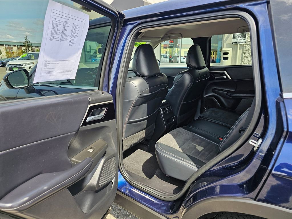 Used 2024 Mitsubishi Outlander SE AWD/4WD image 12