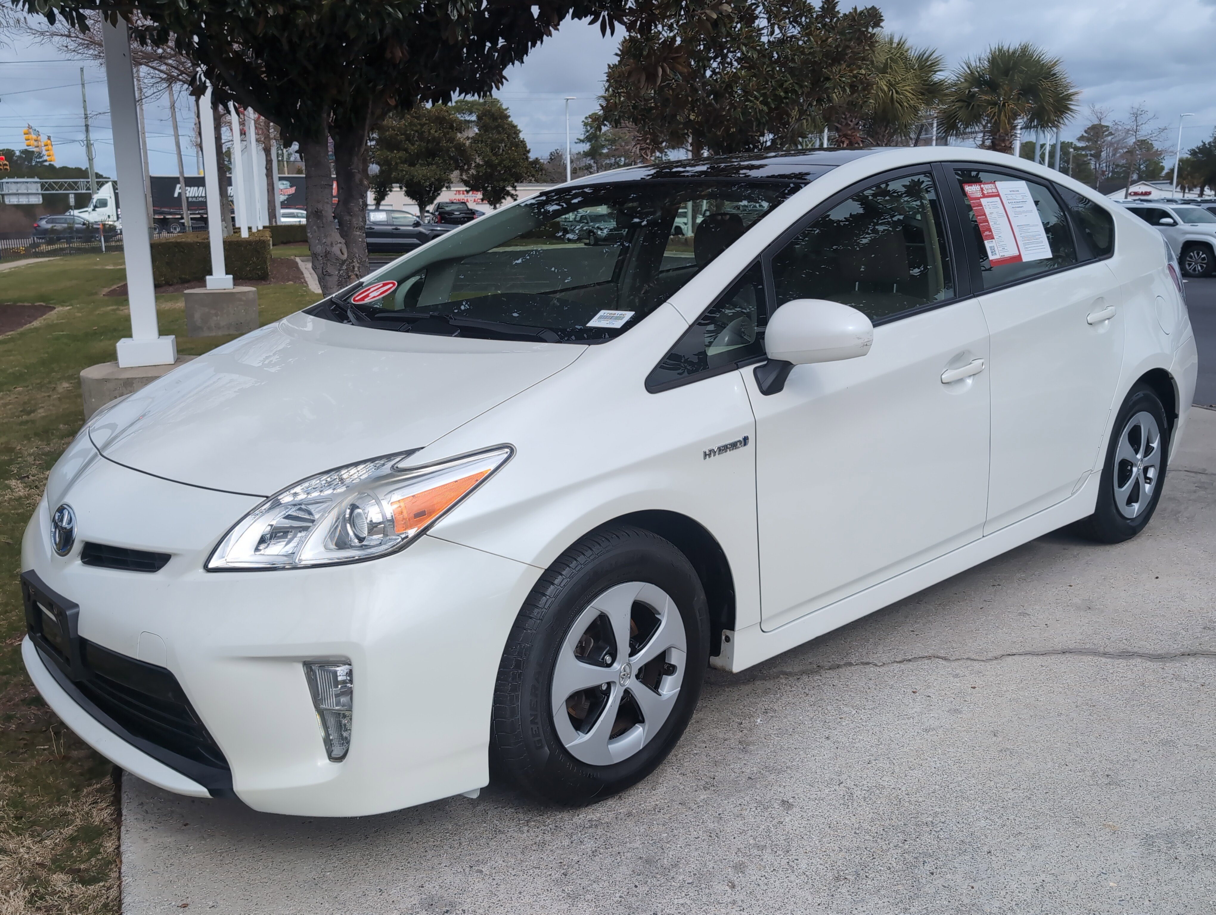 Used 2014 Toyota Prius Three w/ Solar Roof Package image 5