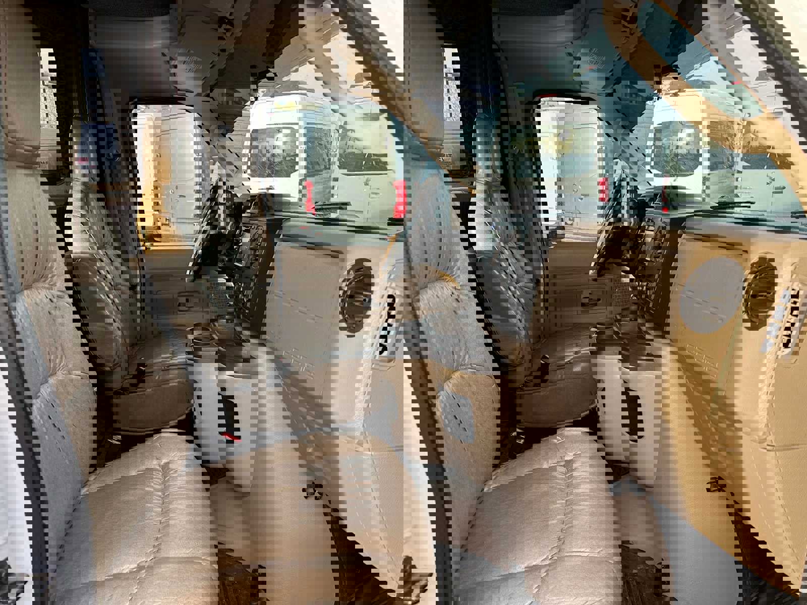 Used 2011 Ford E-450 and Econoline 450 Super Duty w/ Motorhome Prep Pkg image 10