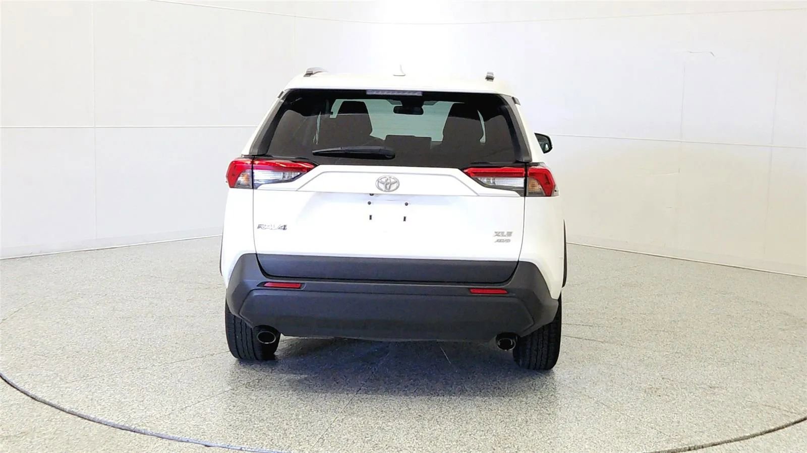 Used 2023 Toyota RAV4 XLE AWD/4WD image 6