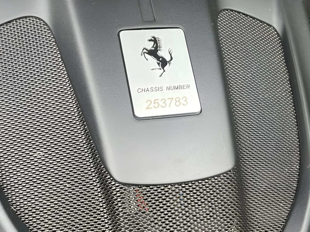 Used 2020 Ferrari Portofino RWD image 15