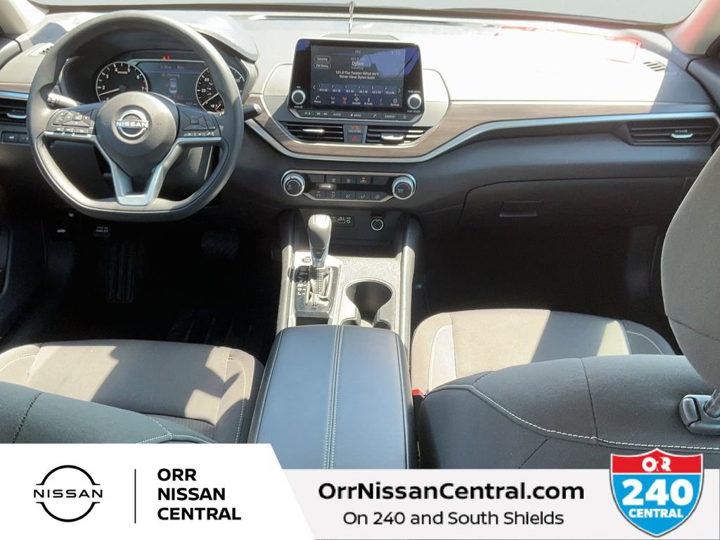 Used 2025 Nissan Altima 2.5 SV FWD image 15