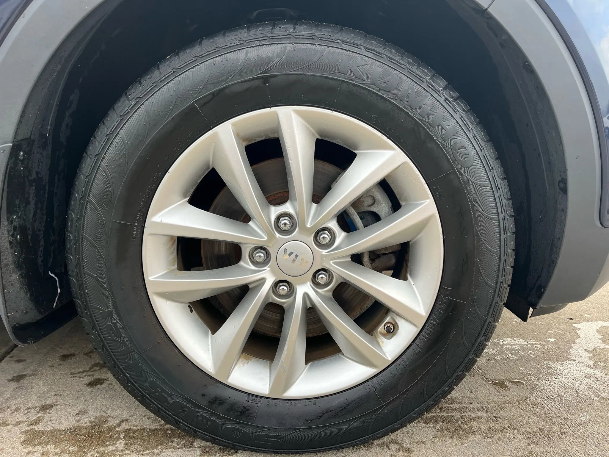 Used 2016 Kia Sorento LX image 9