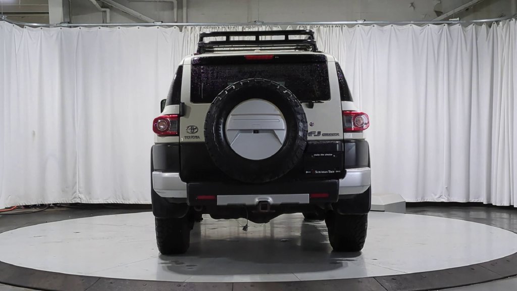 Used 2013 Toyota FJ Cruiser 4WD image 8