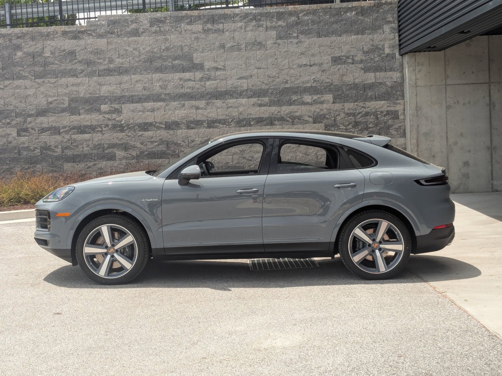 New 2026 Porsche Cayenne E-Hybrid Coupe AWD/4WD video 2