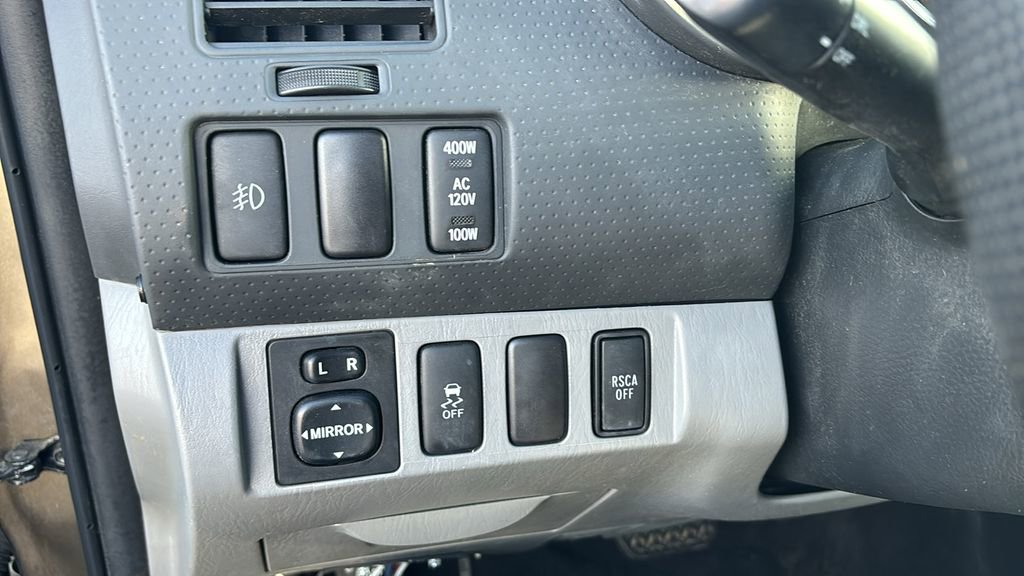 Used 2015 Toyota Tacoma Base image 15