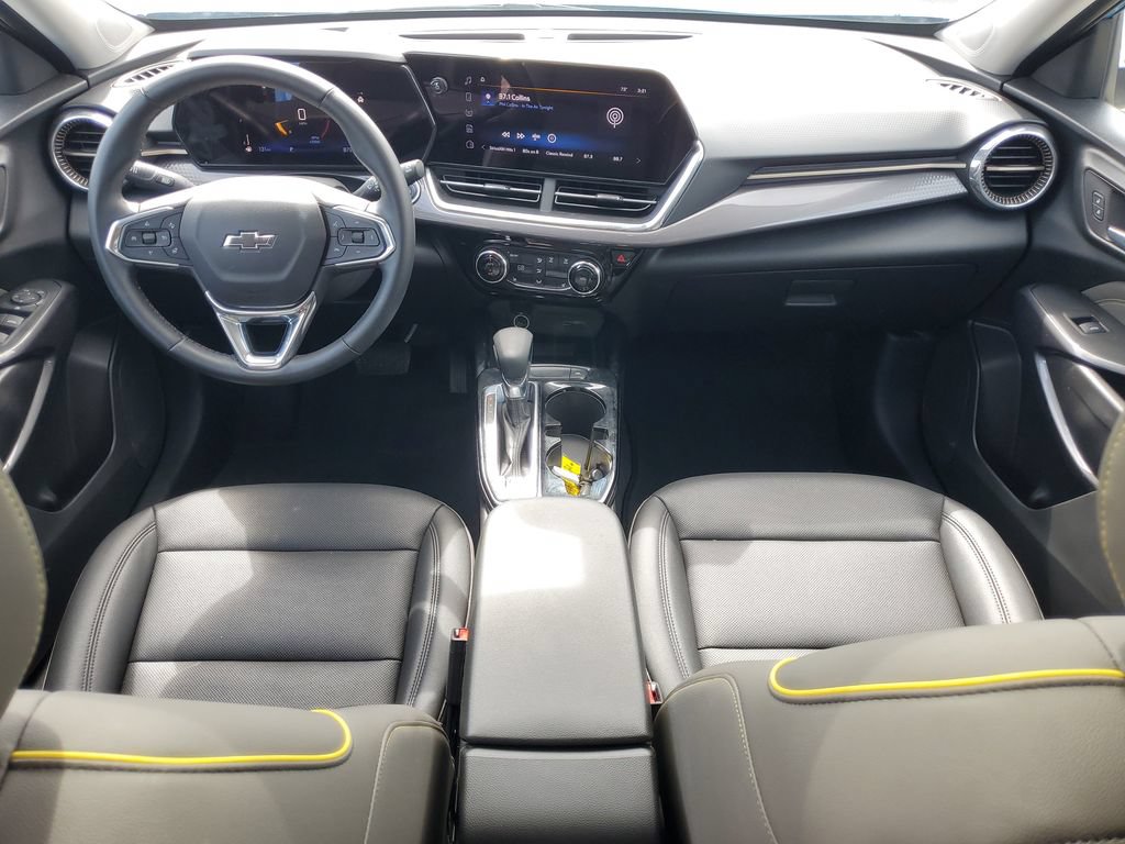 Used 2025 Chevrolet Trax ACTIV w/ Sunroof Package FWD image 12