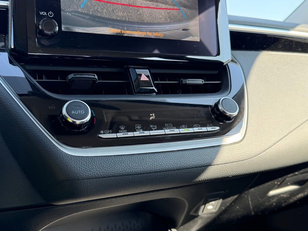 Used 2024 Toyota Corolla LE image 5