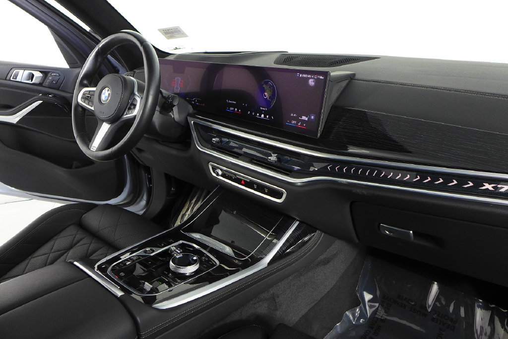 Used 2024 BMW X7 xDrive40i w/ M Sport Package AWD/4WD image 13