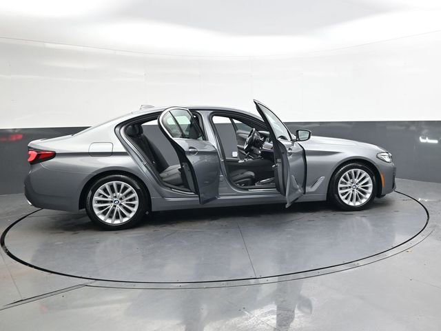 Used 2023 BMW 530i xDrive image 35