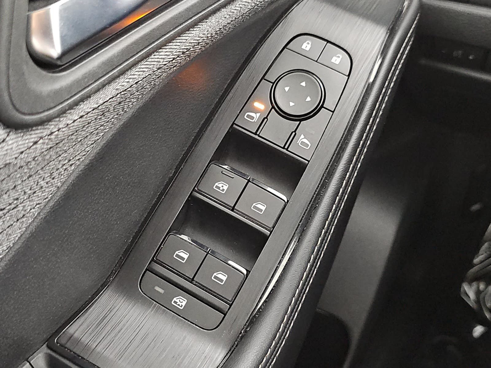 Used 2023 Nissan Rogue SV FWD image 26