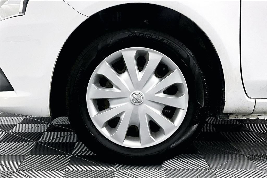 Used 2019 Nissan Versa SV FWD image 8
