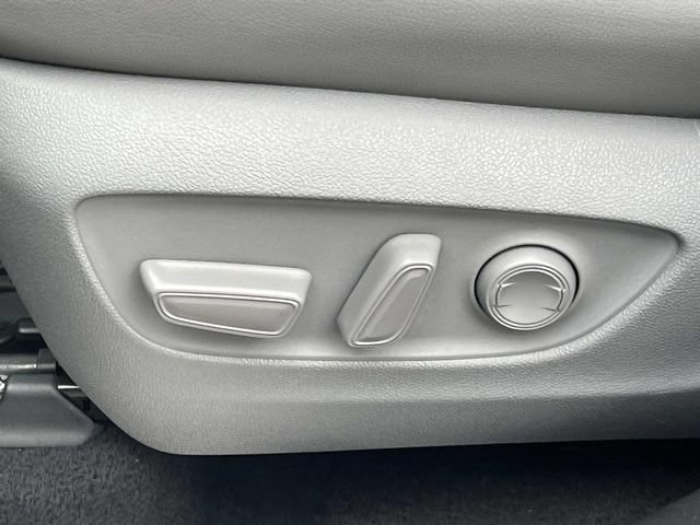 Used 2022 Toyota Highlander Platinum AWD/4WD image 34