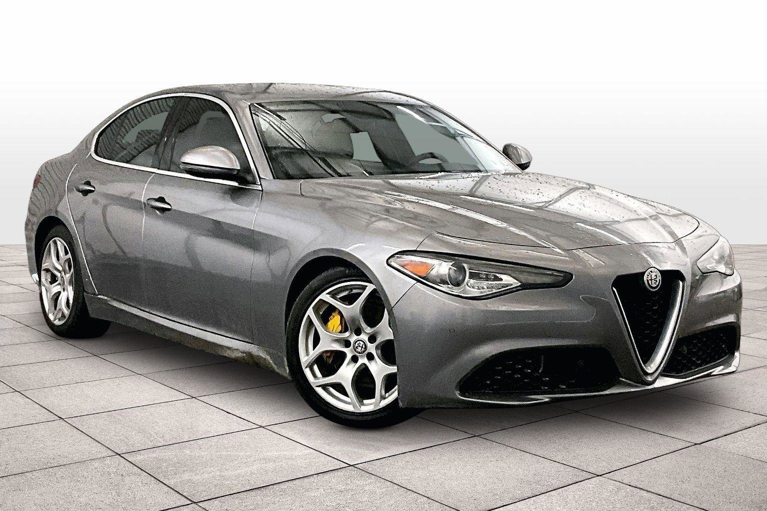 Used 2018 Alfa Romeo Giulia Ti image 4