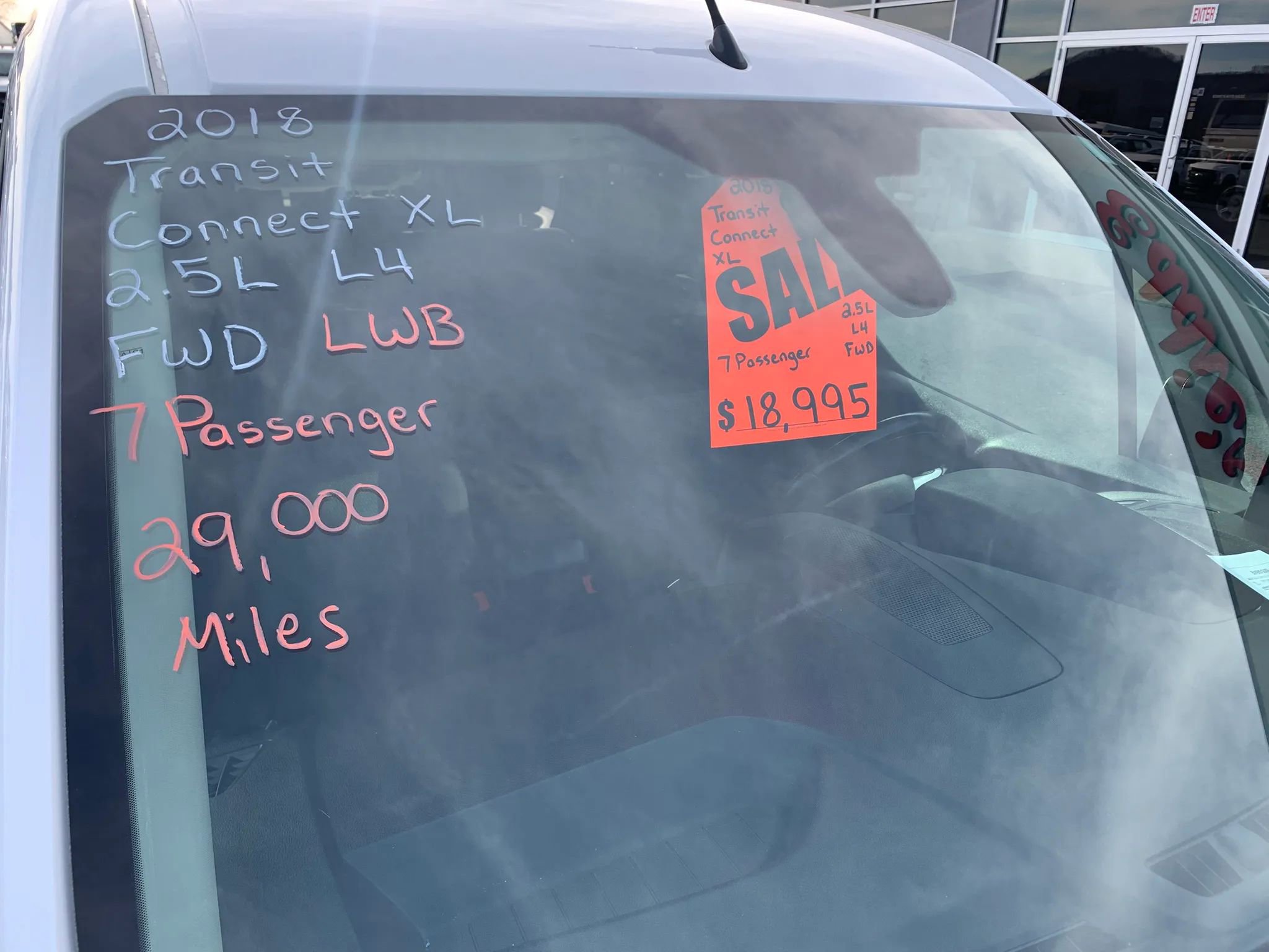 Used 2018 Ford Transit Connect XL image 3